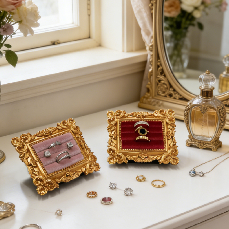 Body Jewelry Display - ขาตั้งโชว์แหวนแบบวินเทจ ตกแต่งโต๊ะเครื่องแป้ง ถาดใส่ต่างหูสไตล์บาโรก ที่วางเครื่องประดับ
